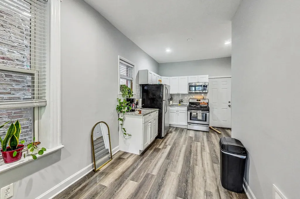 2821 West 25th Street Chicago IL 60623