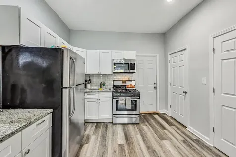 2821 West 25th Street Chicago IL 60623