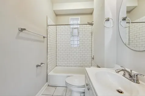 2821 West 25th Street Chicago IL 60623