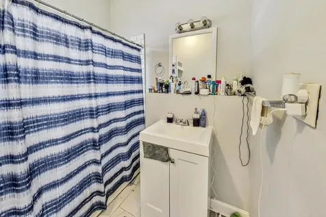 2821 West 25th Street Chicago IL 60623