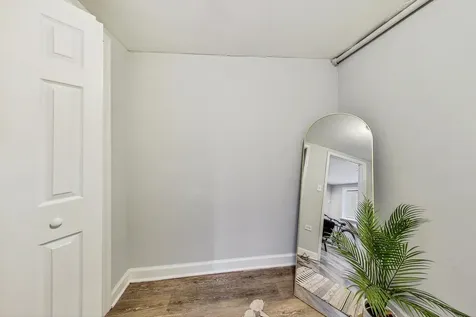 2821 West 25th Street Chicago IL 60623