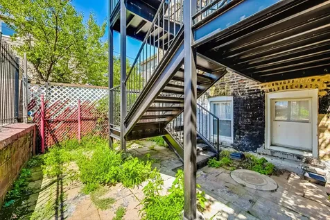 2821 West 25th Street Chicago IL 60623