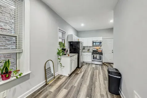 2821 West 25th Street Chicago IL 60623