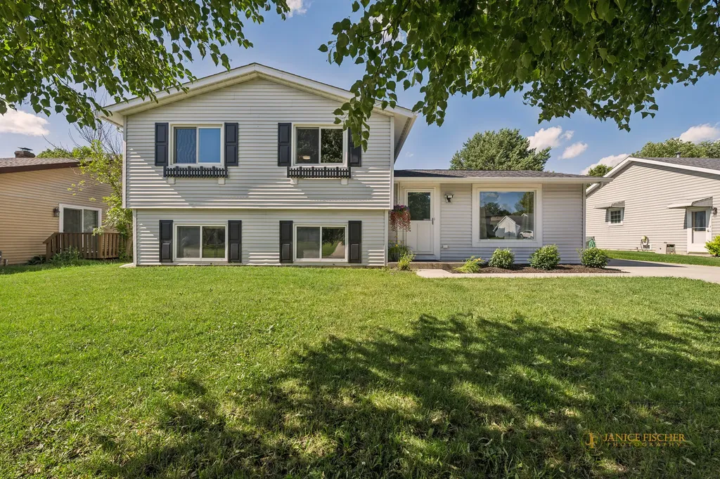 264 Joseph Street Woodstock IL 60098