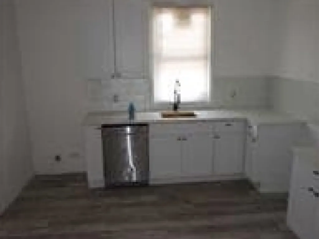 7516 South Lafayette Avenue Chicago IL 60620