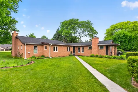 21 South Elmhurst Road Prospect Heights IL 60070