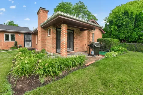 21 South Elmhurst Road Prospect Heights IL 60070