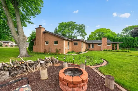 21 South Elmhurst Road Prospect Heights IL 60070
