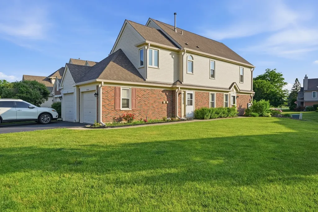 304 University Lane Elk Grove Village IL 60007