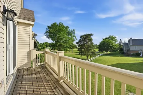 304 University Lane Elk Grove Village IL 60007