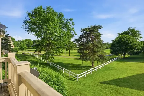 304 University Lane Elk Grove Village IL 60007