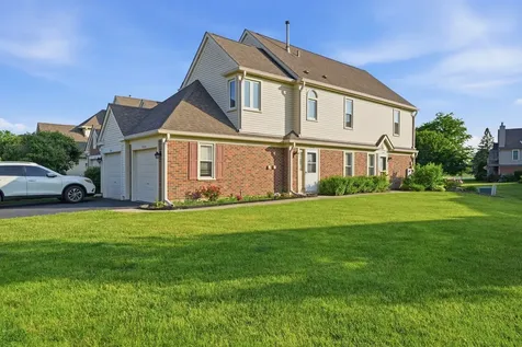304 University Lane Elk Grove Village IL 60007