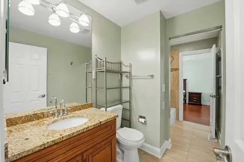 304 University Lane Elk Grove Village IL 60007