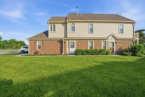 304 University Lane Elk Grove Village IL 60007