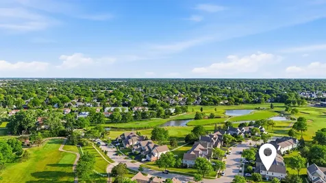 304 University Lane Elk Grove Village IL 60007