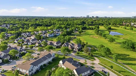 304 University Lane Elk Grove Village IL 60007