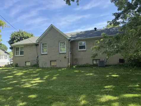708 East Glover Street Ottawa IL 61350