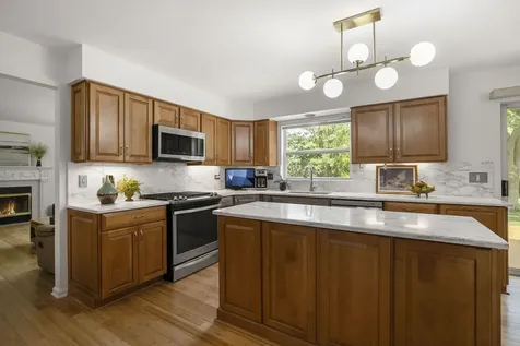 162 Wellington Court Grayslake IL 60030