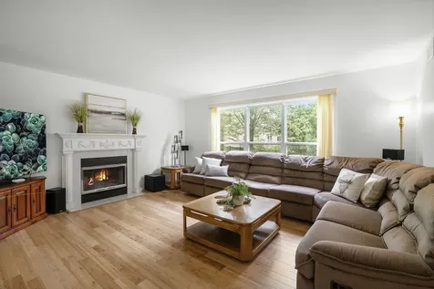 162 Wellington Court Grayslake IL 60030