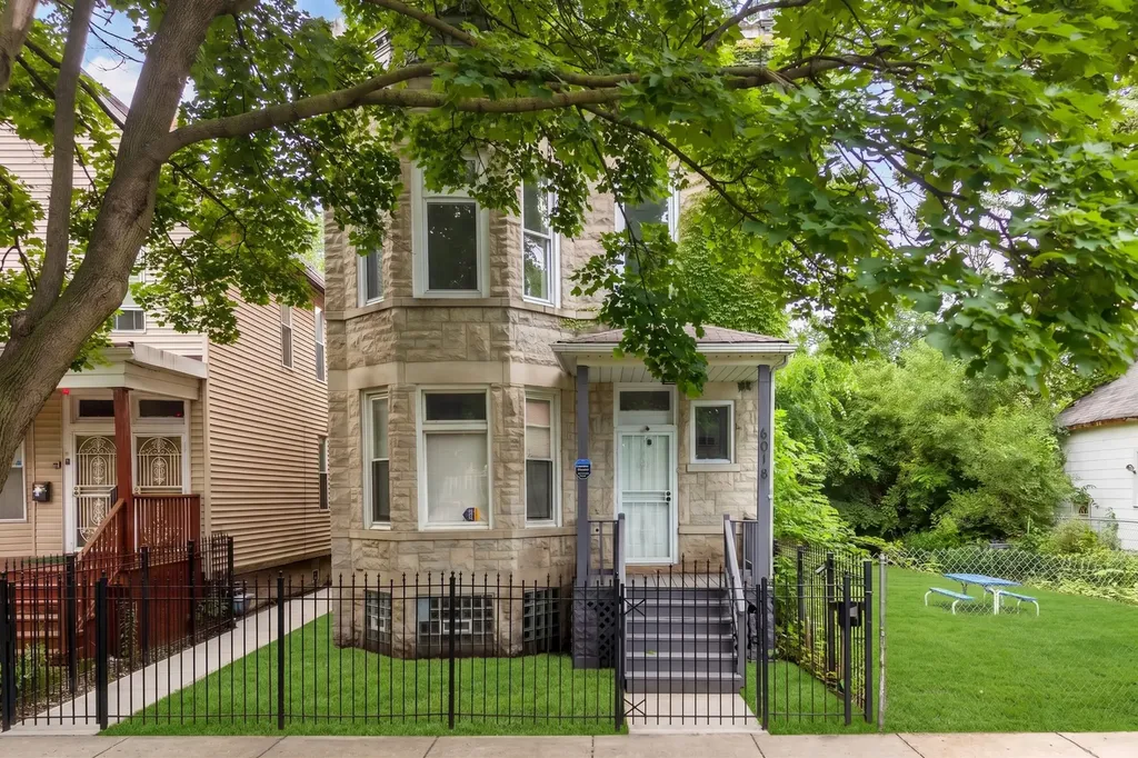 6018 South Sangamon Street Chicago IL 60621