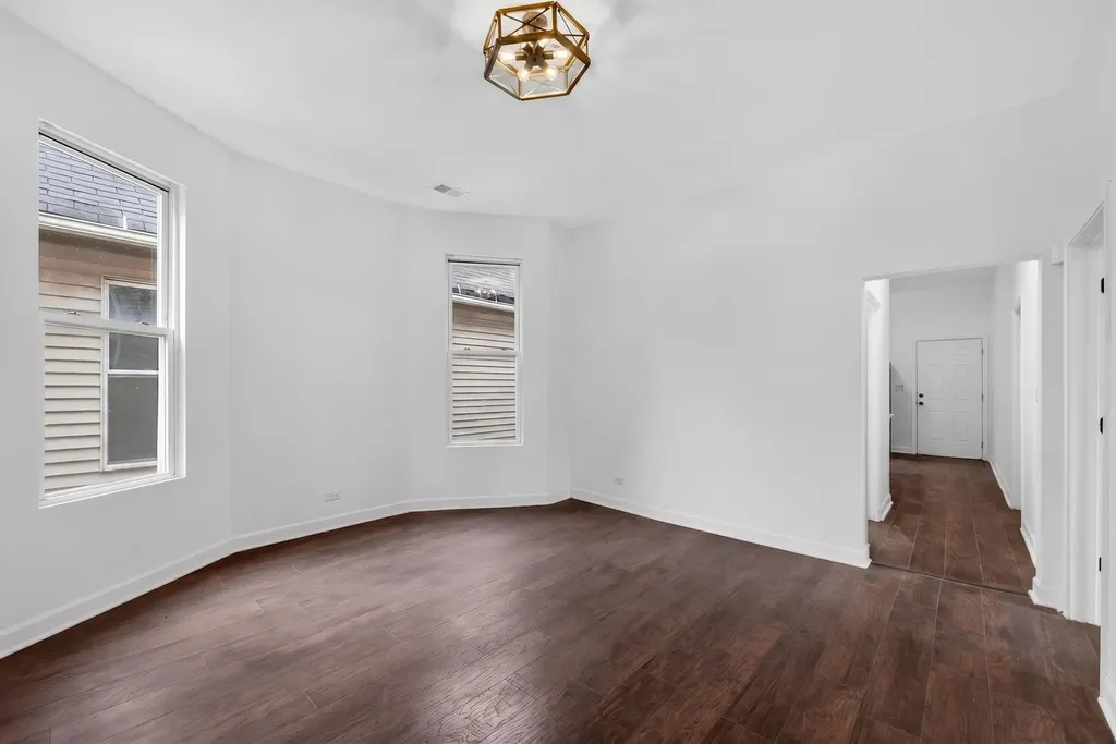 6018 South Sangamon Street Chicago IL 60621