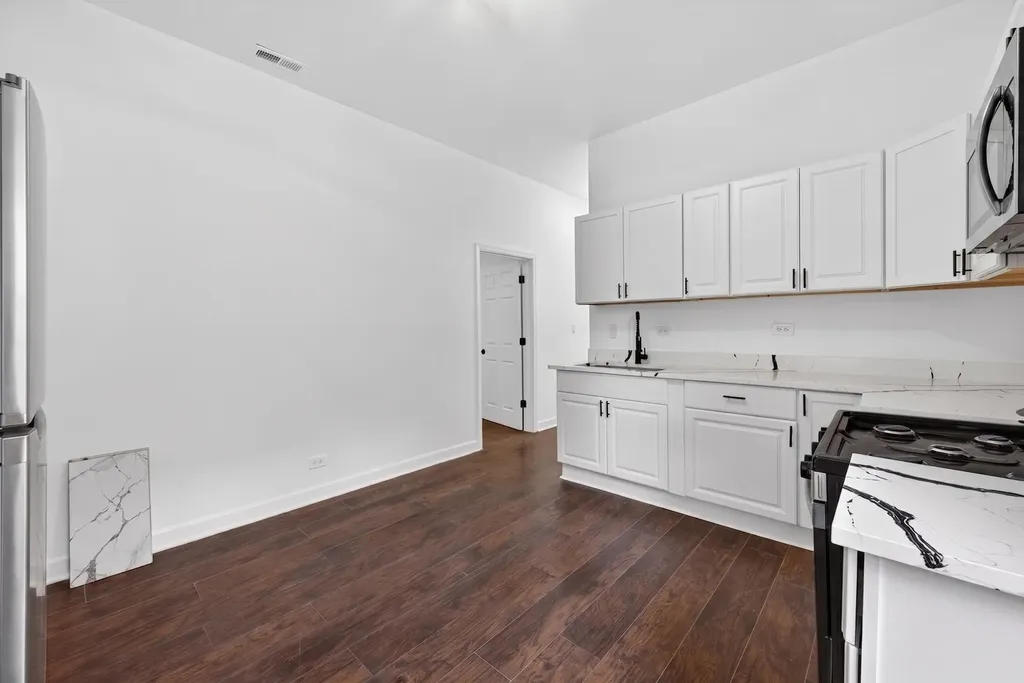 6018 South Sangamon Street Chicago IL 60621