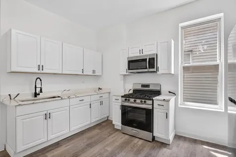 6018 South Sangamon Street Chicago IL 60621