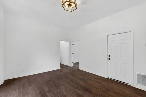 6018 South Sangamon Street Chicago IL 60621