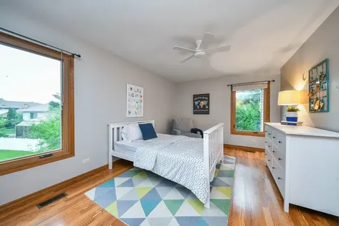 1210 Robin Drive Elk Grove Village IL 60007