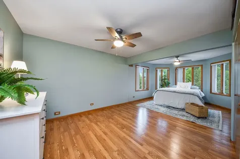 1210 Robin Drive Elk Grove Village IL 60007