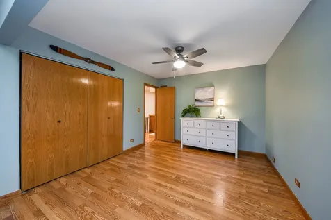 1210 Robin Drive Elk Grove Village IL 60007