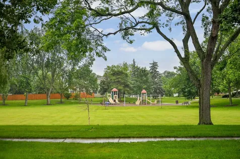 1210 Robin Drive Elk Grove Village IL 60007