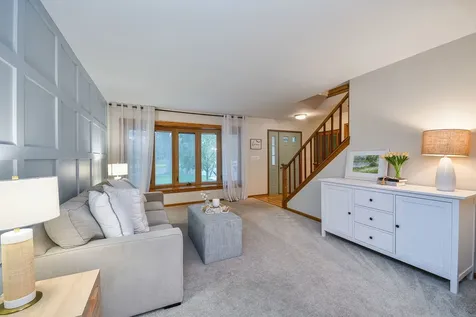 1210 Robin Drive Elk Grove Village IL 60007