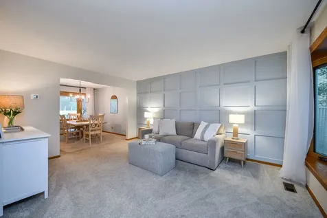 1210 Robin Drive Elk Grove Village IL 60007