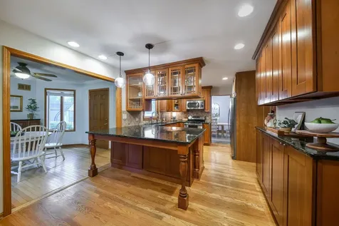 1210 Robin Drive Elk Grove Village IL 60007