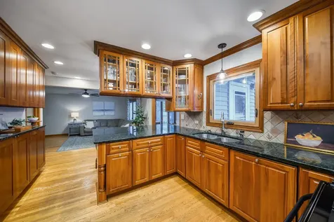1210 Robin Drive Elk Grove Village IL 60007