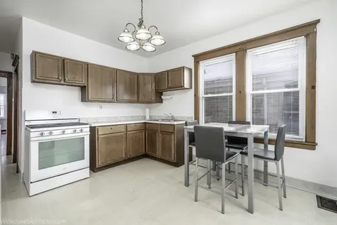 2340 Harvey Avenue Berwyn IL 60402