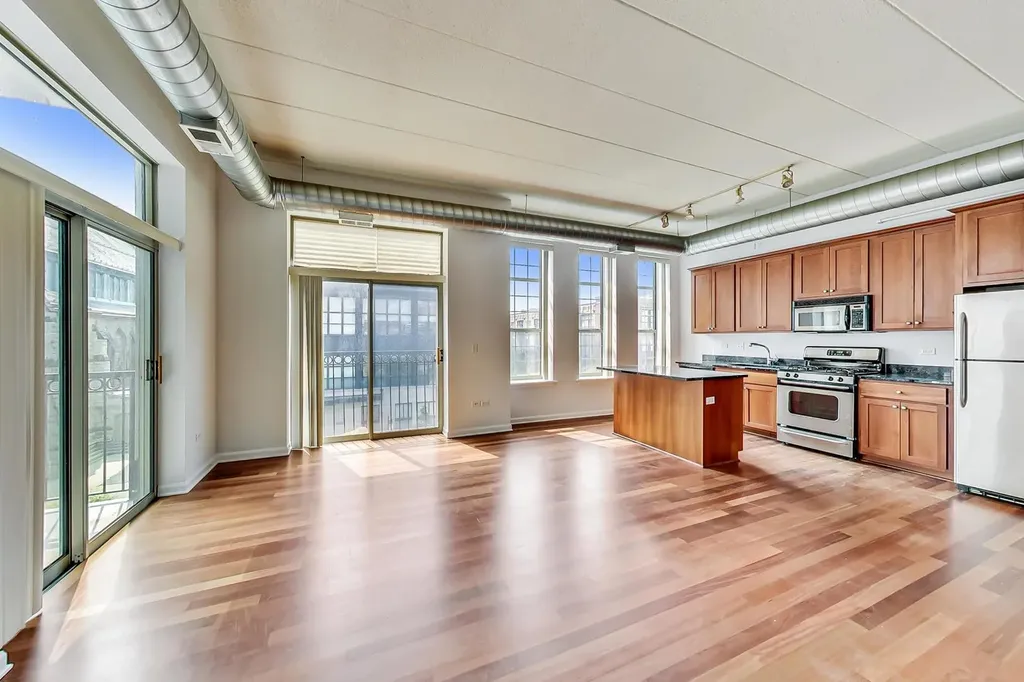 1919 South Michigan Avenue Chicago IL 60616