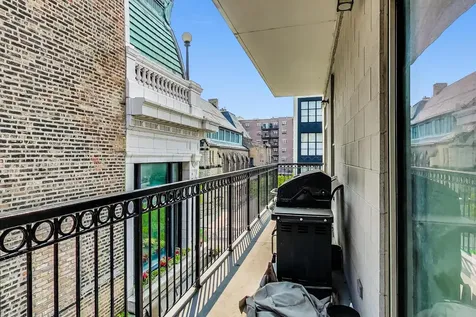 1919 South Michigan Avenue Chicago IL 60616