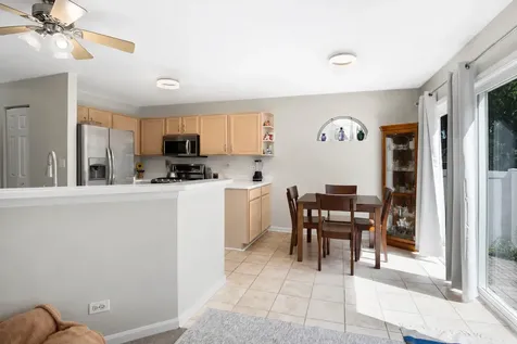 81 Misty Hill Lane Hainesville IL 60030