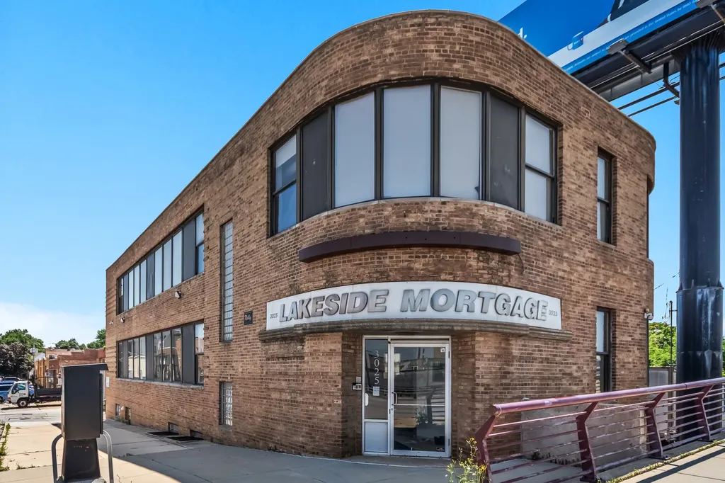 3025 North Western Avenue Chicago IL 60618