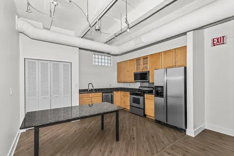 3025 North Western Avenue Chicago IL 60618
