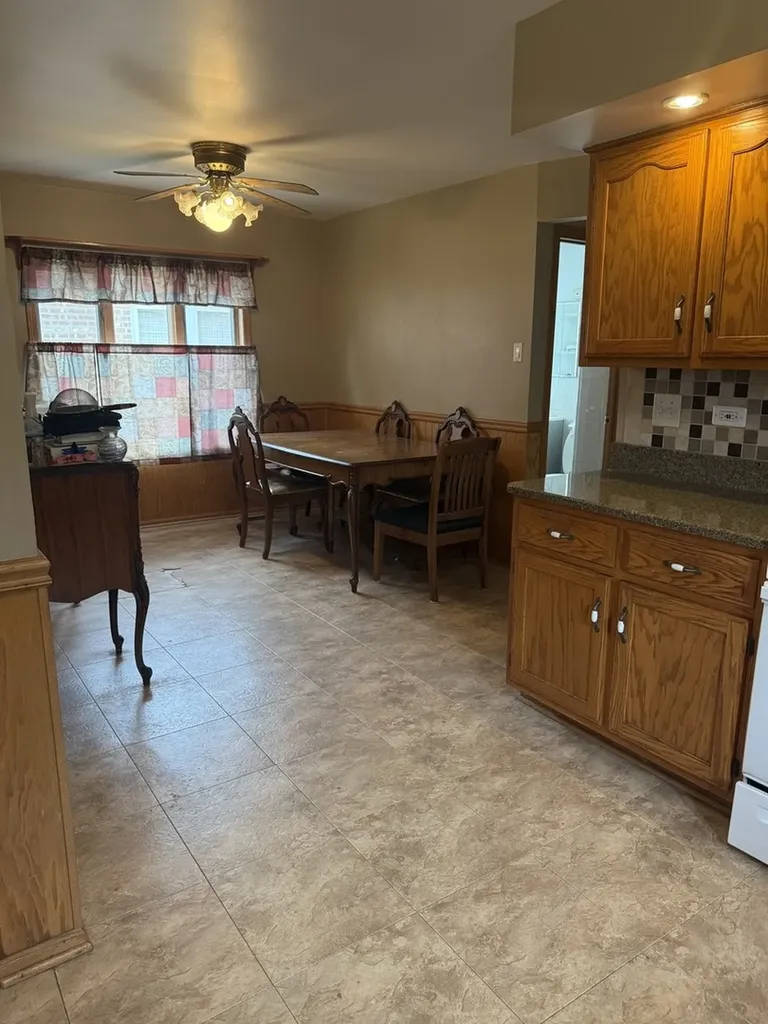 10439 South Albany Avenue Chicago IL 60655