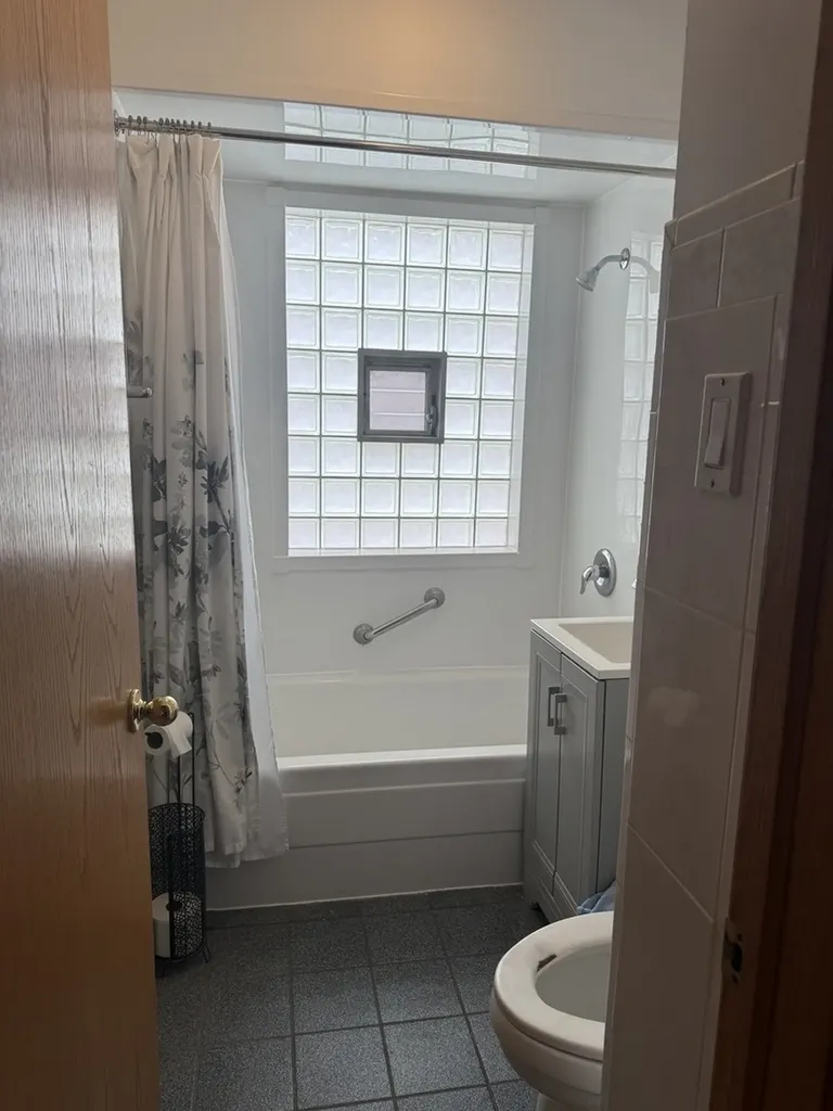 10439 South Albany Avenue Chicago IL 60655