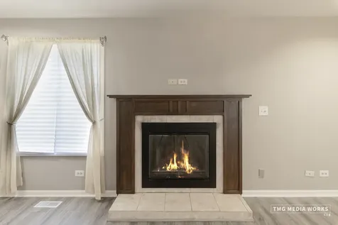 1210 Andover Circle Aurora IL 60504