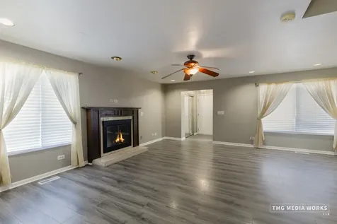 1210 Andover Circle Aurora IL 60504