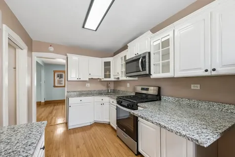 192 Waubansee Road Riverside IL 60546