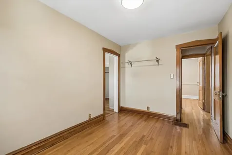 192 Waubansee Road Riverside IL 60546