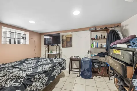 192 Waubansee Road Riverside IL 60546
