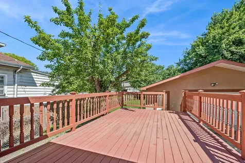192 Waubansee Road Riverside IL 60546